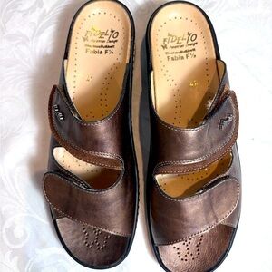 Fidelio Women’s Hallux Fabia Bunion Relief Slide sandal Copper Size US 9.5